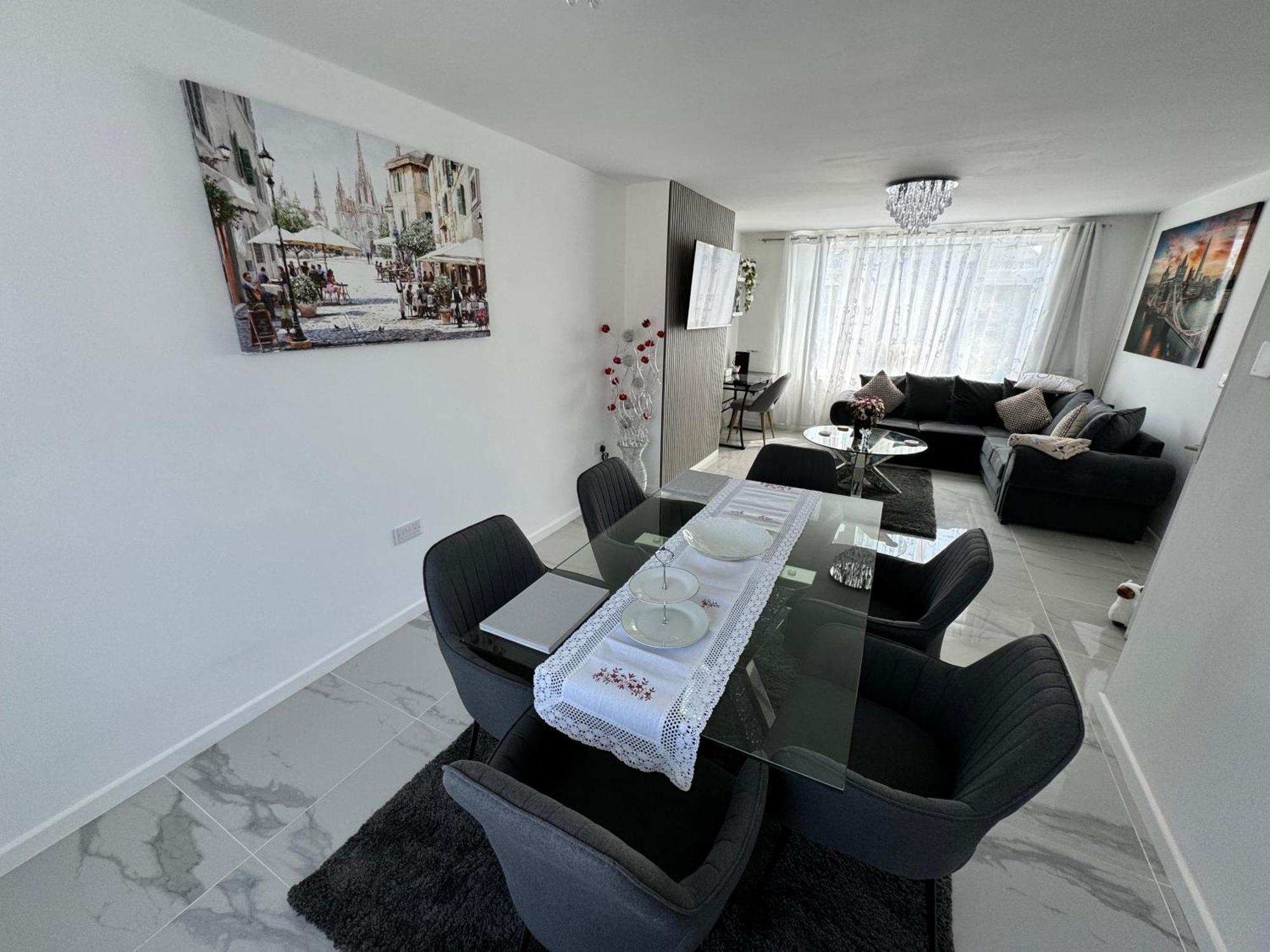Modern 3-Bed Hideaway Near Westgate With Parking Βίλα Κάντεμπερι Εξωτερικό φωτογραφία
