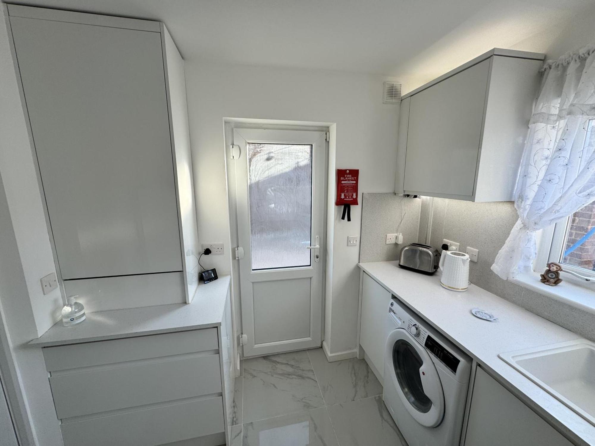 Modern 3-Bed Hideaway Near Westgate With Parking Βίλα Κάντεμπερι Εξωτερικό φωτογραφία