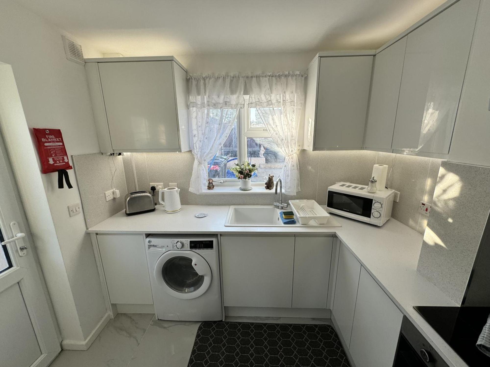 Modern 3-Bed Hideaway Near Westgate With Parking Βίλα Κάντεμπερι Εξωτερικό φωτογραφία