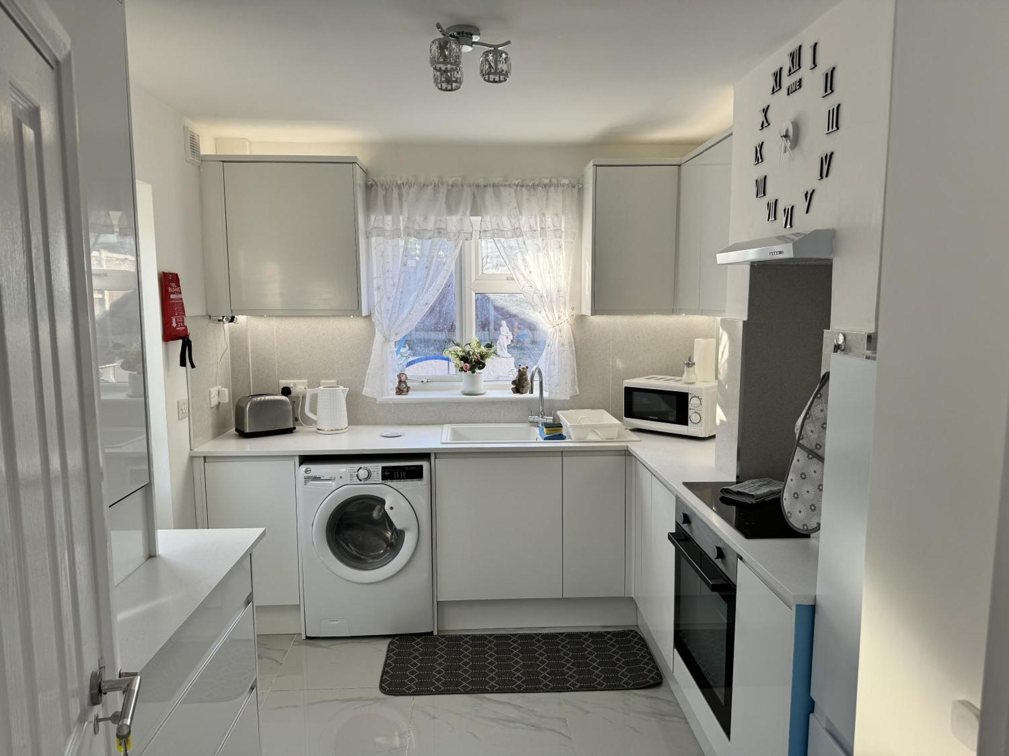 Modern 3-Bed Hideaway Near Westgate With Parking Βίλα Κάντεμπερι Εξωτερικό φωτογραφία