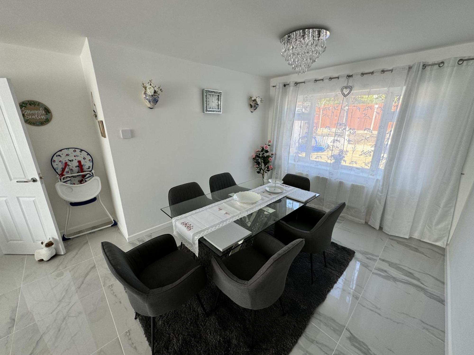 Modern 3-Bed Hideaway Near Westgate With Parking Βίλα Κάντεμπερι Εξωτερικό φωτογραφία