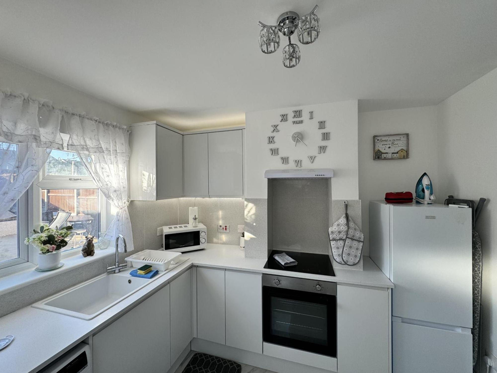 Modern 3-Bed Hideaway Near Westgate With Parking Βίλα Κάντεμπερι Εξωτερικό φωτογραφία