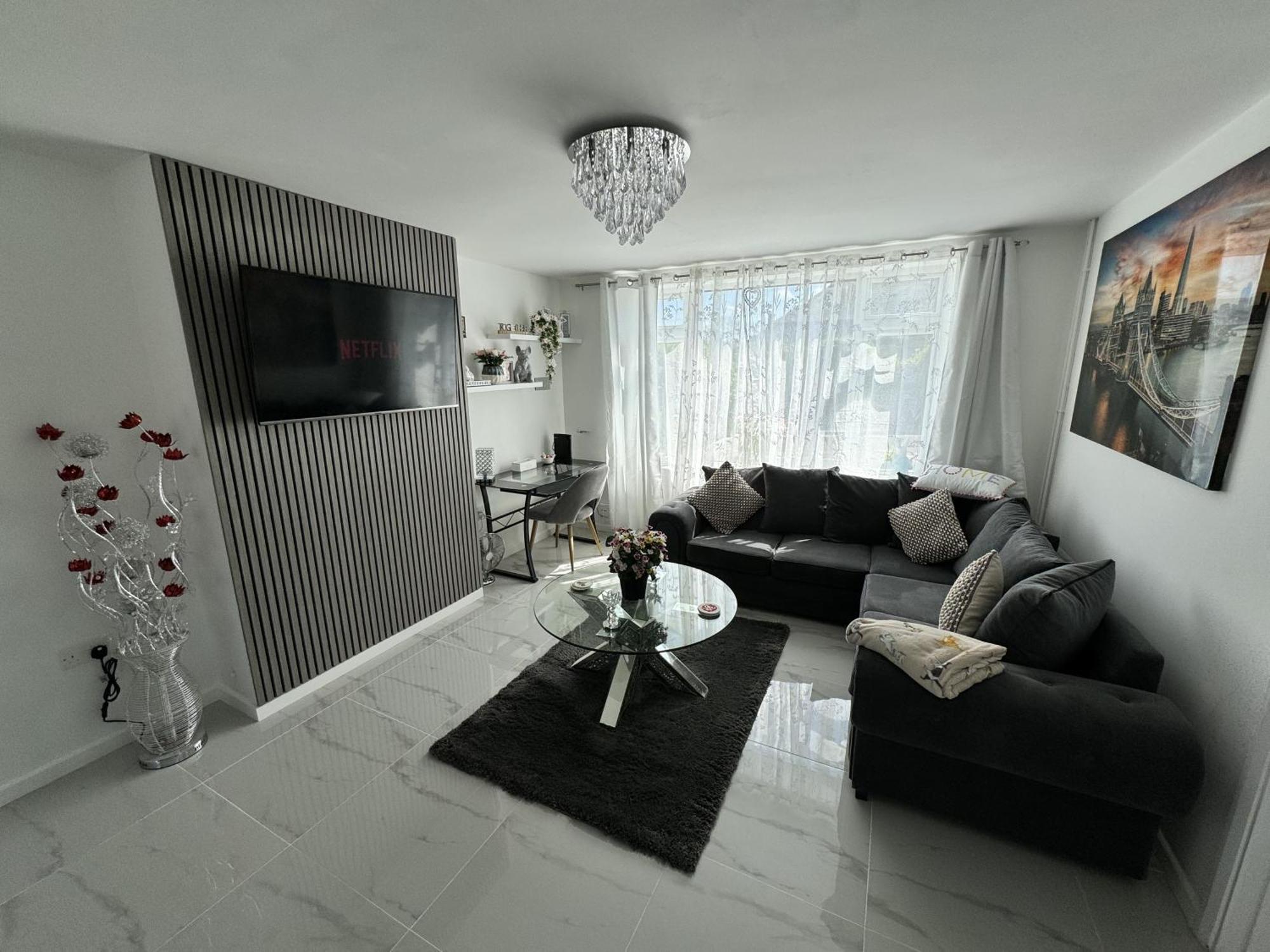 Modern 3-Bed Hideaway Near Westgate With Parking Βίλα Κάντεμπερι Εξωτερικό φωτογραφία
