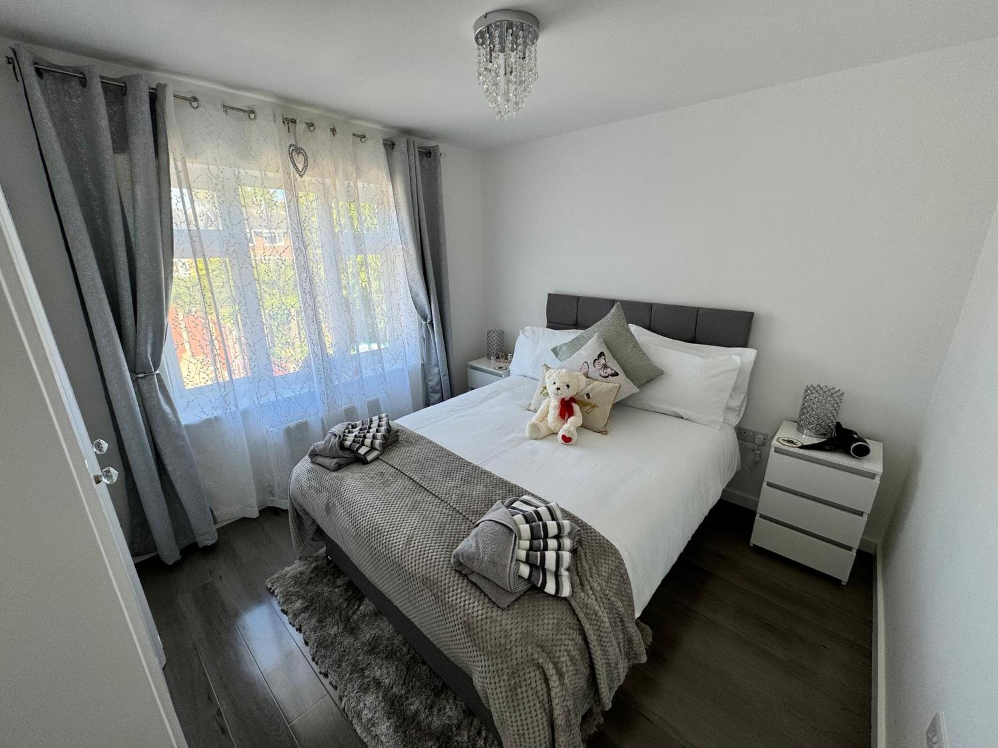 Modern 3-Bed Hideaway Near Westgate With Parking Βίλα Κάντεμπερι Εξωτερικό φωτογραφία