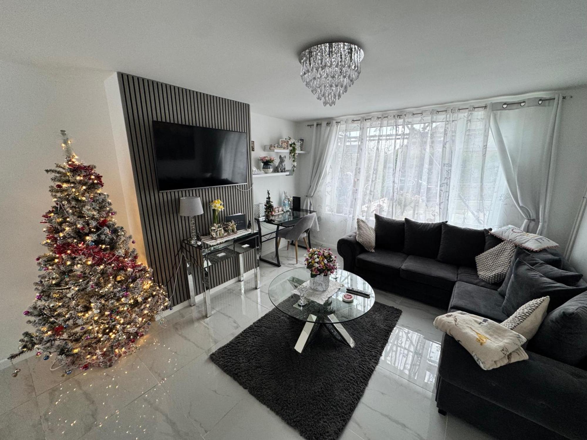 Modern 3-Bed Hideaway Near Westgate With Parking Βίλα Κάντεμπερι Εξωτερικό φωτογραφία